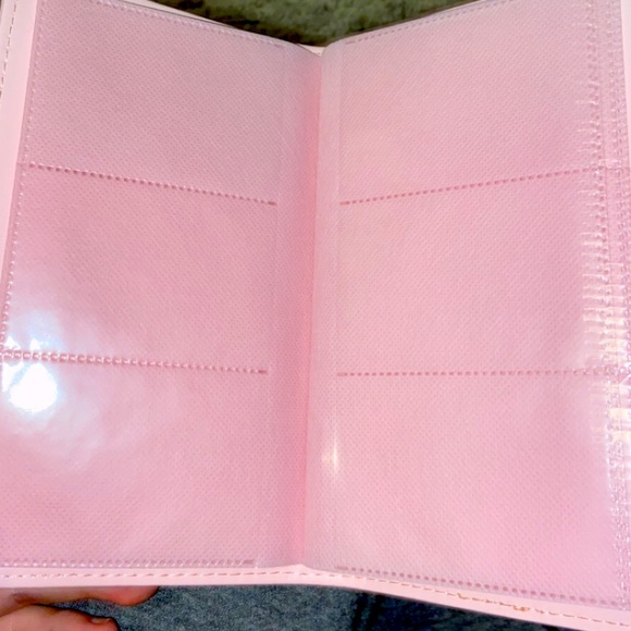 Pink Polaroid camera and photo album - Picture 4 of 8